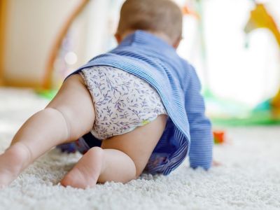 To παιδί μου δεν μπουσουλάει: Όλα όσα πρέπει να γνωρίζετε για την κινητική ανάπτυξη ενός βρέφους