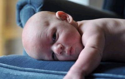 Τριάντα εκπληκτικές φωτογραφίες μωρών μερικές μέρες μετά τη γέννησή τους