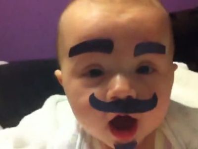 Δείτε τι κάνει ο μπαμπάς όταν λείπει η μαμά από το σπίτι (video)