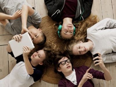 H επίδραση των social media στη ζωή των εφήβων - Τι μπορούν να κάνουν οι γονείς;