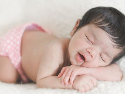 Πρώτες μέρες με το μωρό στο σπίτι: Πώς αντιδρά, τι αντιλαμβάνεται