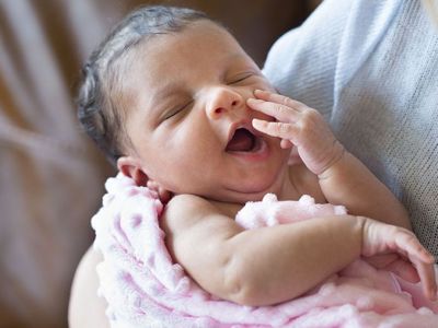 Μωρό ενός μηνός: Πώς αντιδρά και πώς συμπεριφέρεται;