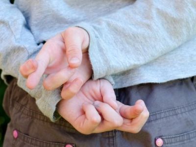 Κι όμως είναι καλό να σας λέει πού και πού το παιδί σας ένα ψεματάκι