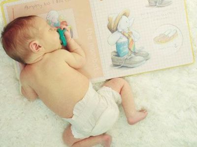 Δώστε ερεθίσματα στο μωρό σας με αυτό το βρεφικό βιβλιαράκι