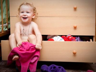 Πέντε συμβουλές για να αρχίσει το παιδί σας να ντύνεται μόνο του