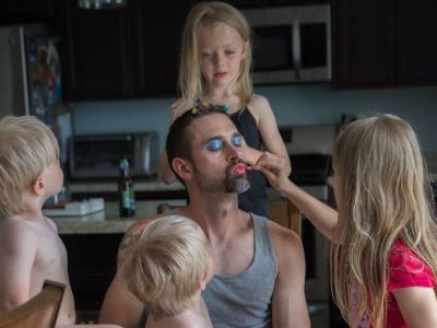 Μαμά φωτογραφίζει διαφορετικούς τύπους μπαμπάδων εν δράσει και το αποτέλεσμα είναι ξεχωριστό (pics)