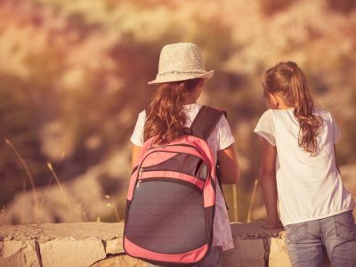 Παιδί στην κατασκήνωση: Όλα όσα πρέπει να γνωρίζουν οι γονείς πριν στείλουν τα παιδιά τους