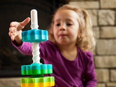 Διασκεδαστικό παιχνίδι δράσης: Στόχος ξύλινο παιχνίδι με κρίκους σε ζωάκια