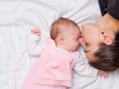Πώς επηρεάζει ο συναισθηματικός δεσμός μητέρας - βρέφους την ανάπτυξή του;