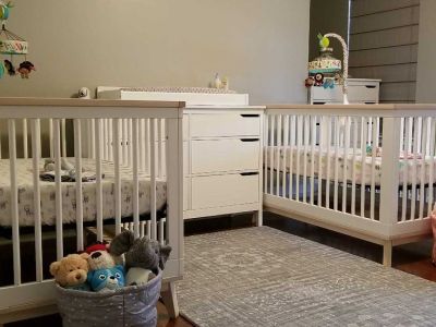 Βρεφικό δωμάτιο για δίδυμα: Πρακτικές ιδέες που θα σας βολέψουν