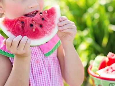 Τα καλοκαιρινά φρούτα που είναι ωφέλιμα για τα παιδιά