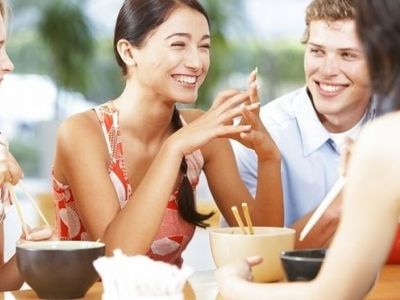 Οι έφηβοι σήμερα είναι πιο δεμένοι με την οικογένεια και διατηρούν ρομαντικές σχέσεις στο διαδίκτυο