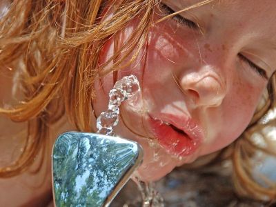 Ενυδάτωση παιδιού: Πόσα υγρά πρέπει να καταναλώνει;