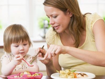 Η πιο δημιουργική λύση που σκέφτηκε ποτέ μαμά για να κάνει το παιδί της να φάει!