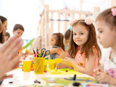 Eύκολες κατασκευές με χαρτί που θα ενθουσιάσουν τα παιδιά (vid)