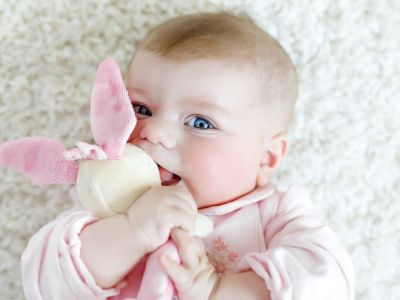 Μωρό 6 μηνών: Τι μπορεί να κάνει σε αυτή την ηλικία (pics)