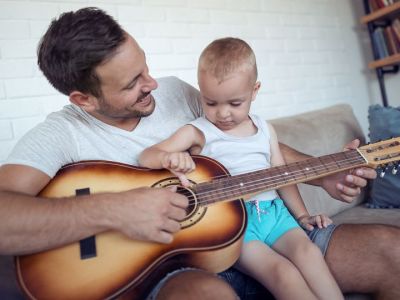 Πώς αλλάζει η ζωή ενός άνδρα όταν γίνεται πατέρας