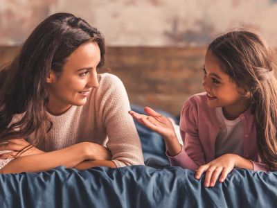 Ποιος πρέπει να μιλήσει για το σεξ στα παιδιά, ο μπαμπάς ή η μαμά;