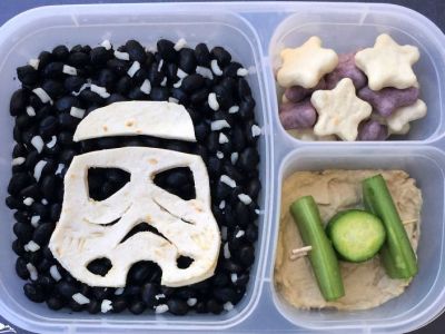 Μπαμπάς ετοιμάζει κολατσιό για τα παιδιά του με ήρωες του Star Wars και μας αφήνει άφωνους (pics)