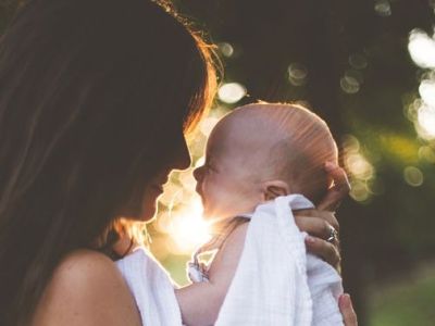 4 τρόποι για να τα βγάλεις πέρα με την αϋπνία τον πρώτο καιρό με το μωρό