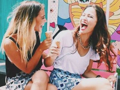 Κάνει αυτά τα 3; Τότε είναι γνήσια κολλητή φίλη