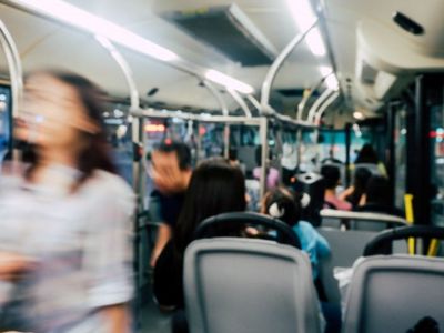 Τρία podcasts μυστηρίου για τον δρόμο προς τη σχολή