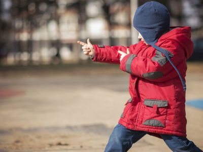 Αγορίστικο αδιάβροχο μπουφάν σχεδιασμένο και για τις πιο χαμηλές θερμοκρασίες