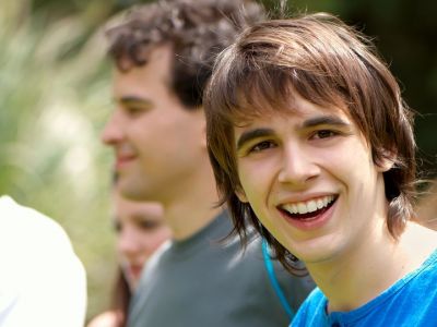 Κι όμως, η έναρξη εφηβείας του γιου συνδέεται με την πρώτη περίοδο της μητέρας