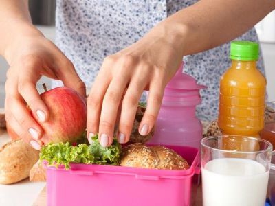 Το κοτοπαριζάκι ΠΙΝΔΟΣ βάζει σε… τάξη την καθημερινή διατροφή των παιδιών