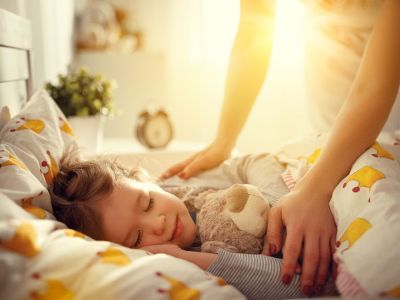 Ύπνος και παιδιά: Πιθανές αιτίες απώλειας ύπνου και λύσεις (vid)