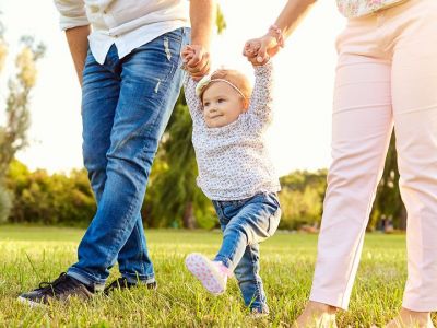 Κινητική ανάπτυξη και κινητική καθυστέρηση: Τι μπορώ να κάνω εάν το παιδί αργεί να περπατήσει;