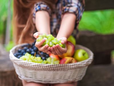 Πώς θα μάθουν τα παιδιά να τρέφονται σωστά; Μα φυσικά από «το ΑΒητάρι της ισορροπημένης διατροφής»