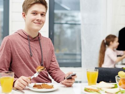 Δεν τρώει ο έφηβος σας το πρωινό του; Συνταγές για να τον δελεάσετε! (pics)