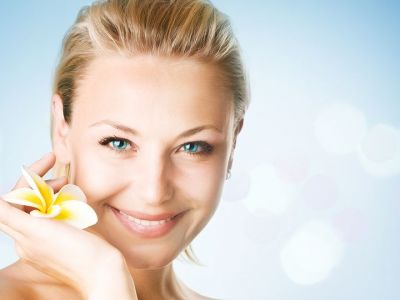 Πείτε αντίο στη γυαλάδα της επιδερμίδας σας με αυτή τη σειρά περιποίησης