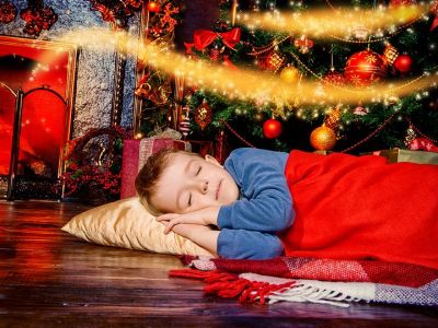 «Δεν θέλω να πάω για ύπνο. Θέλω να περιμένω τον Αη Βασίλη»: Πώς να το αντιμετωπίσετε