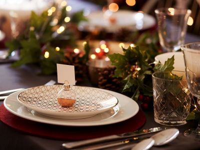 Πανέμορφη κατασκευή με κουκουνάρια για το στολισμό του τραπεζιού σας! (vid)