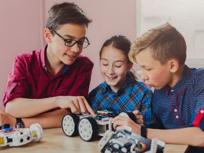 Εργαστήρια S.T.E.A.M. & Ρομποτικής για παιδιά στο Mediterranean Cosmos