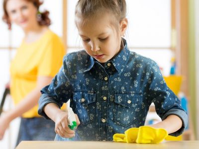 Πώς να μάθετε στα παιδιά να καθαρίζουν και να τακτοποιούν το δωμάτιό τους