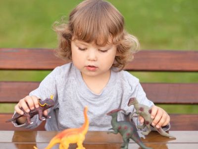 Θεματικά εκπαιδευτικά εργαστήρια για παιδιά με πολύ παιχνίδι