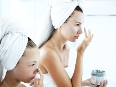 Πώς αισθάνεται μια κόρη όταν μεγαλώνει και βλέπει ότι η μητέρα της είναι πιο όμορφη από εκείνη