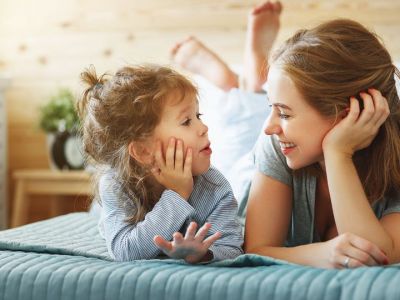 Ποιες δεξιότητες πρέπει να έχει κάθε παιδί για να μιλήσει; (vid)