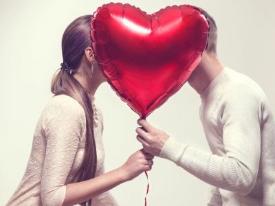 Τελικά, ποια είναι η κατάλληλη ηλικία για την πρώτη σεξουαλική εμπειρία;