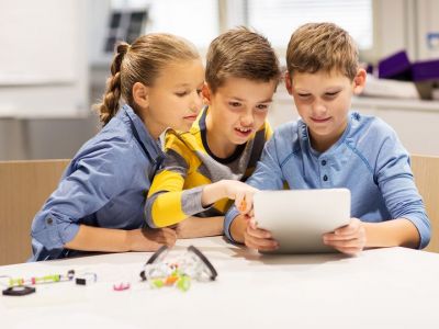 Tips για να ξεκολλήσει το παιδί σας από τις οθόνες