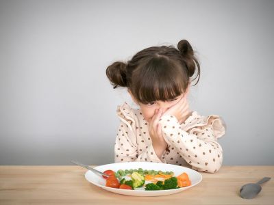 Πέντε θαυματουργοί τρόποι & μία συνταγή για να φάει το παιδί σας αρακά... με χαρά (vid)