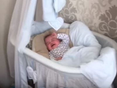 Δείτε τι λύση βρήκε για να σταματά το κλάμα του μωρού του (vid)