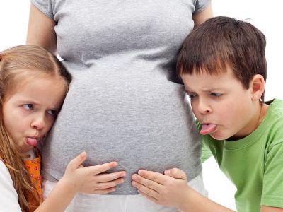 Ζήλια μεταξύ αδερφών: Τι μπορούν να κάνουν οι γονείς;