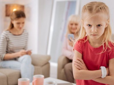 Μαθήματα ζωής: Πώς μαθαίνω το παιδί μου να…γκρινιάζει; (vid)