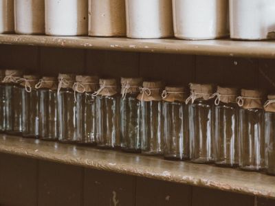 Πώς θα φτιάξεις φυσικό αποσμητικό με 3 υλικά