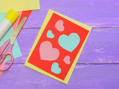 Πείτε «Σ’ αγαπώ!» με μια κάρτα: Εύκολες κατασκευές για παιδιά (vid)