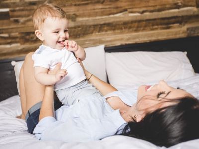 Μωρό 9 μηνών: Τι είδους επικοινωνιακές δεξιότητες έχει σε αυτή την ηλικία; (vid)